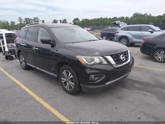 2017 Nissan Pathfinder SV