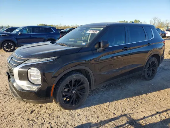 2022 Mitsubishi Outlander ES