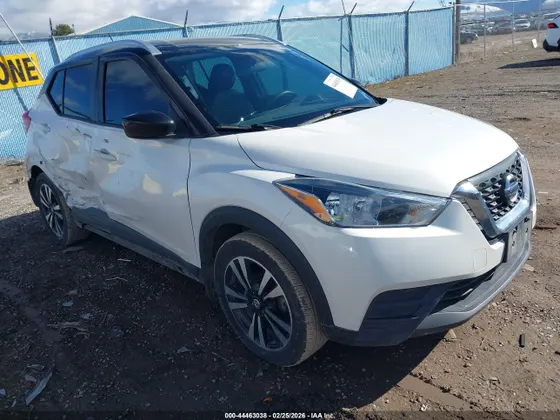 2020 Nissan Kicks SV