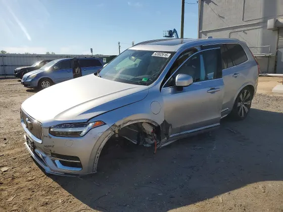2022 Volvo XC90 Recharge Plug-In Hybrid Inscription
