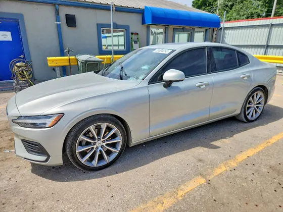 2019 Volvo S60 Momentum