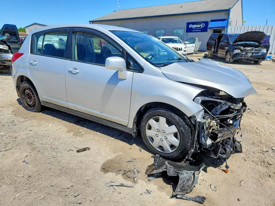 2008 Nissan Versa 1.8 SL