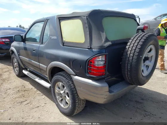 2001 Isuzu Rodeo Sport S 3.2L V6 HARD TOP/S 3.2L V6 SOFT TOP