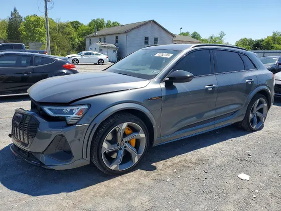 2023 Audi e-tron S Premium Plus