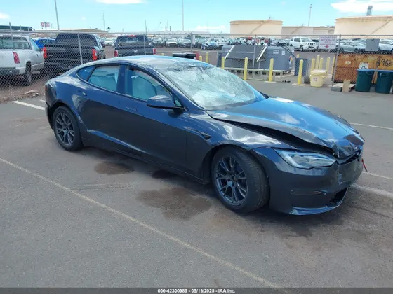 2025 Tesla Model S REAR-WHEEL DRIVE