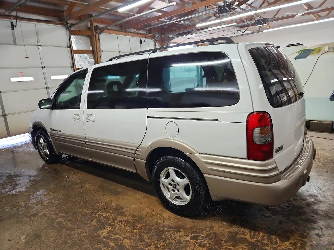 2002 Pontiac Montana w/1SA Pkg