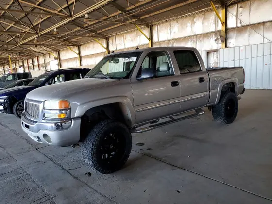 2004 GMC Sierra 1500 Crew Cab SLE