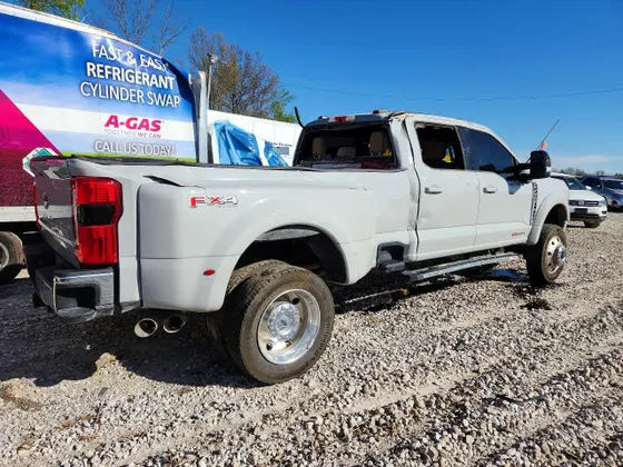 2025 Ford Super Duty F-450 DRW LARIAT
