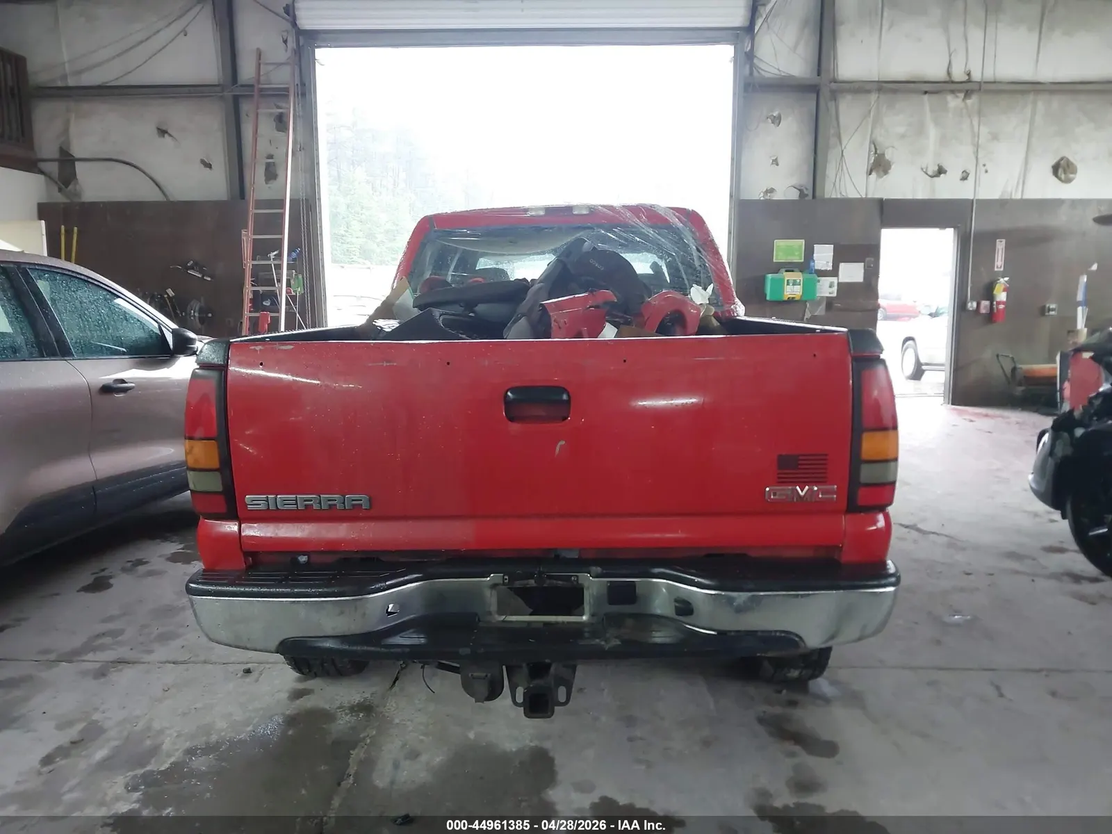 2004 GMC Sierra 2500 Crew Cab SLT