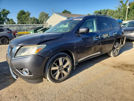 2013 Nissan Pathfinder SV