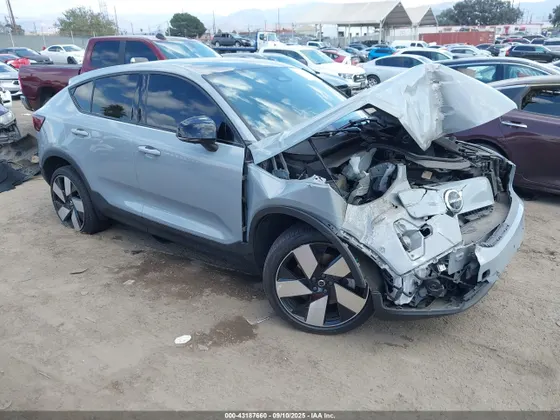 2024 Volvo C40 PLUS