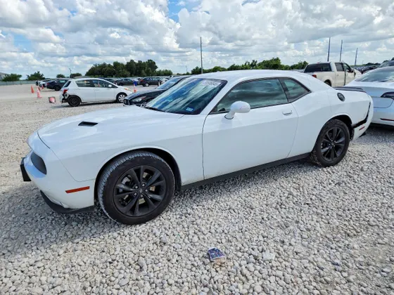 2022 Dodge Challenger SXT