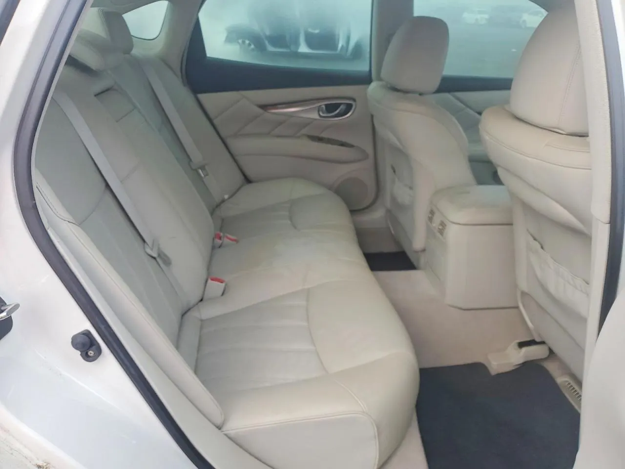 2011 INFINITI M56