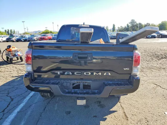 2022 Toyota Tacoma 4WD TRD Off Road