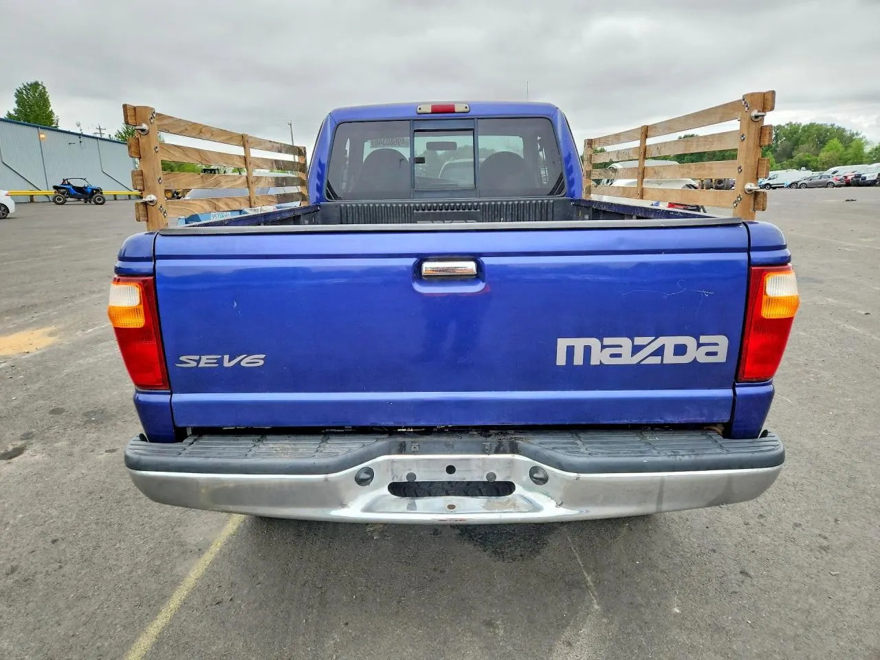 2001 Mazda B-Series 4WD Truck SE