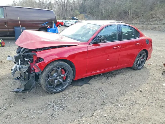 2018 Alfa Romeo Giulia Ti Sport