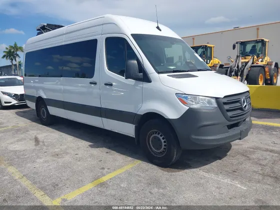 2025 Mercedes-Benz Sprinter Passenger Van HIGH ROOF 4-CYL DIESEL