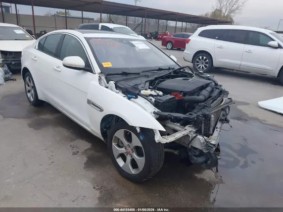 2017 Jaguar XE 25t