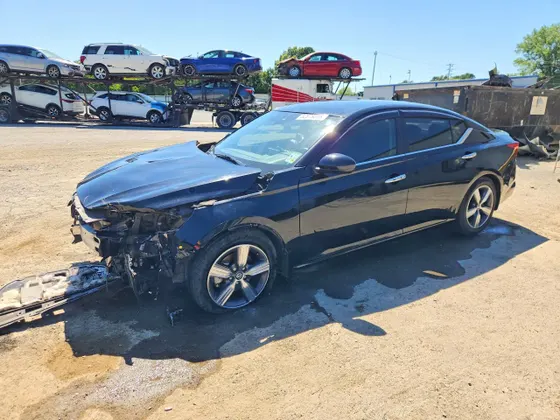 2021 Nissan Altima 2.5 SV