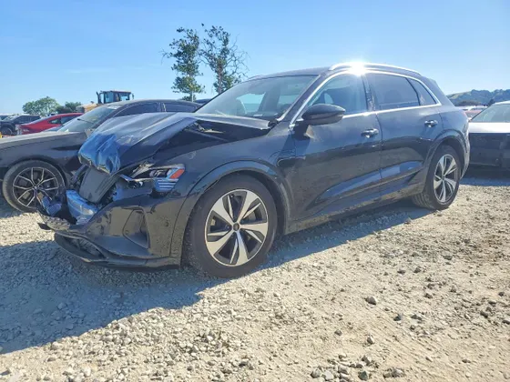 2024 Audi Q8 e-tron Premium Plus