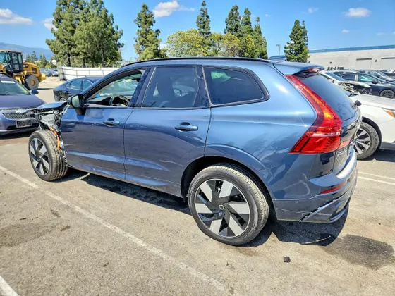 2025 Volvo XC60 Plug-In Hybrid Plus