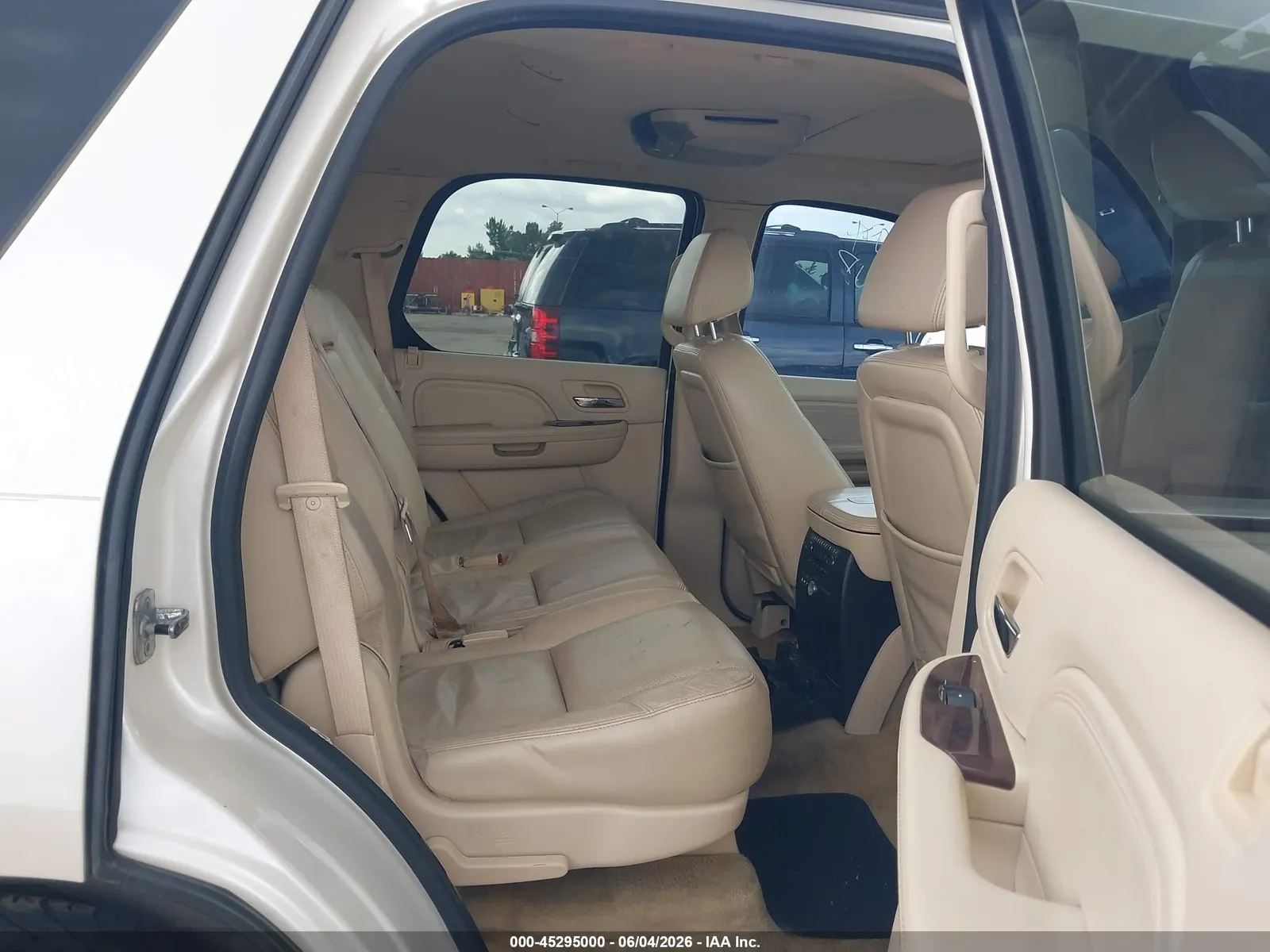 2008 Cadillac Escalade STANDARD