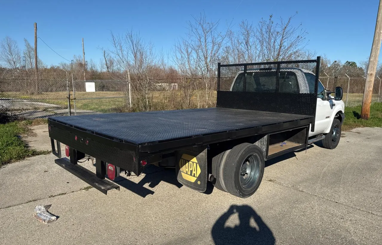 2004 Ford F-550 SUPER DUTY