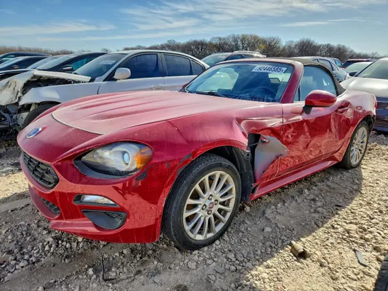 2019 FIAT 124 Spider Lusso