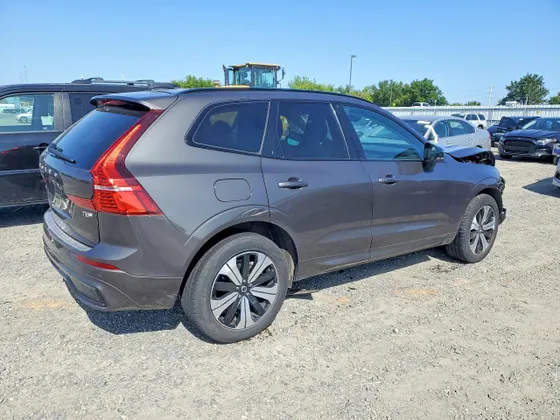 2025 Volvo XC60 Plug-In Hybrid Core