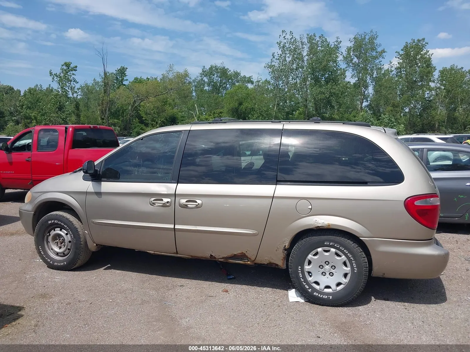 2003 Chrysler Town & Country LX