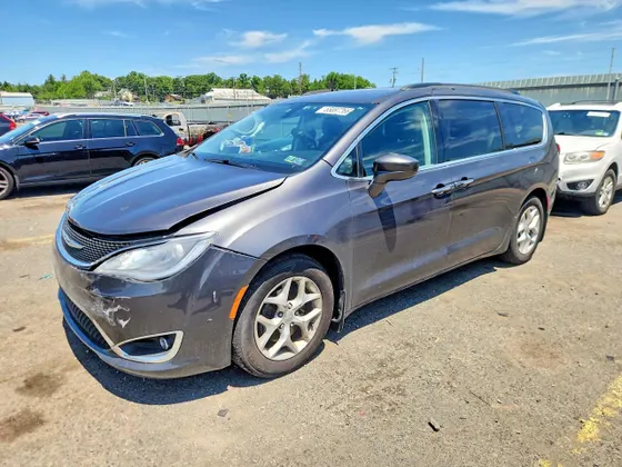 2018 Chrysler Pacifica Touring Plus