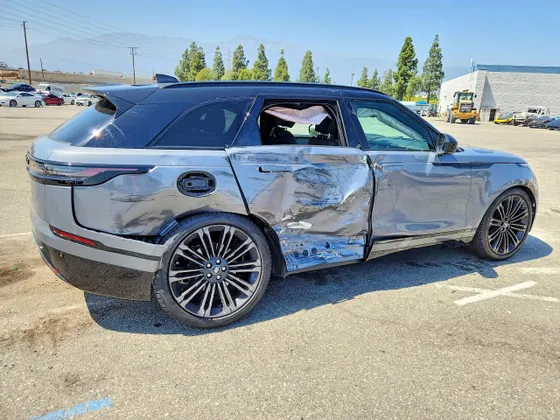 2026 Land Rover Range Rover Velar Dynamic SE