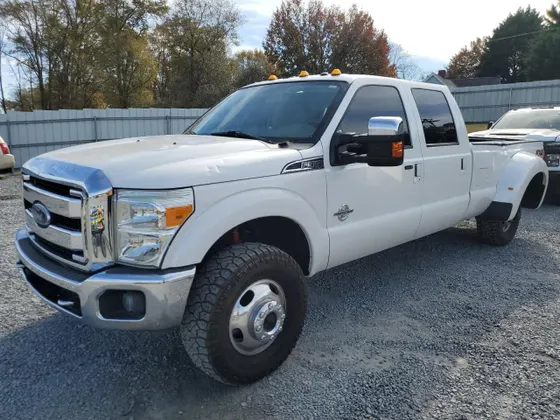 2016 Ford Super Duty F-350 DRW Lariat