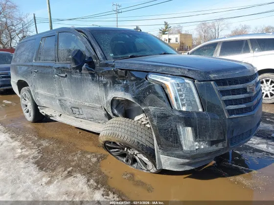 2018 Cadillac Escalade ESV Luxury