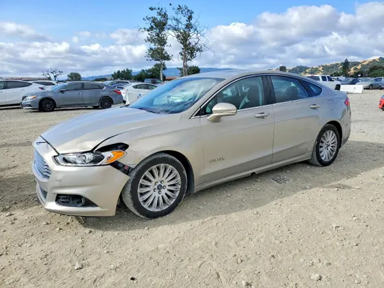 2015 Ford Fusion Titanium Hybrid