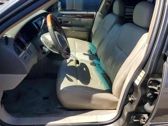 2004 Lincoln Town Car Ultimate