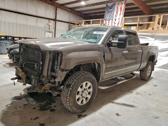 2015 GMC Sierra 3500HD available WiFi SLT