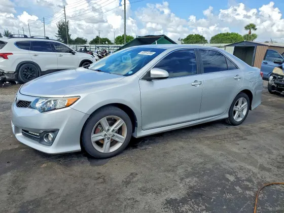 2013 Toyota Camry SE