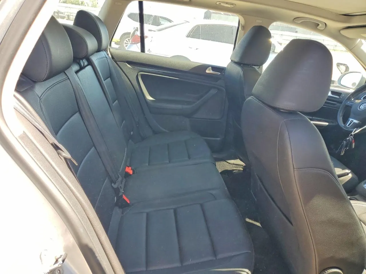 2013 Volkswagen Jetta SportWagen SE w/Sunroof