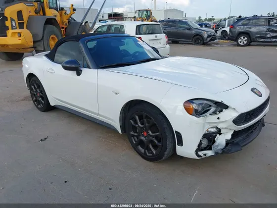 2019 FIAT 124 Spider Lusso