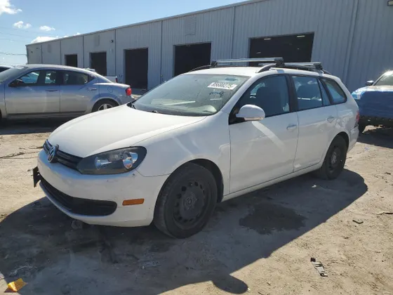 2013 Volkswagen Jetta SportWagen SE w/Sunroof