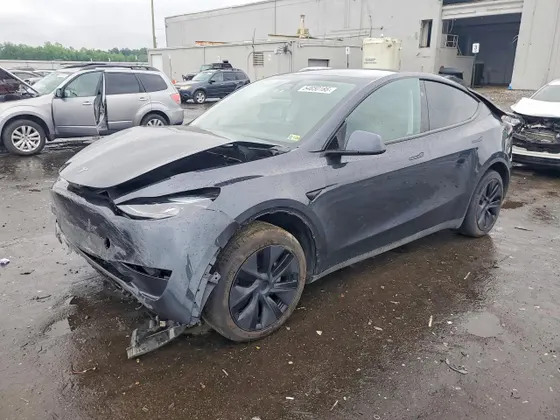 2025 Tesla Model Y Long Range