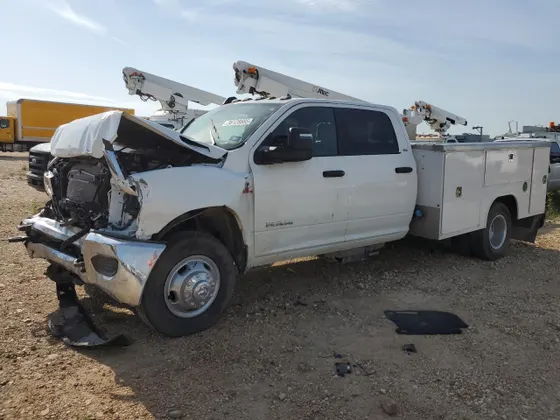 2024 Ram 3500 Chassis Cab SLT