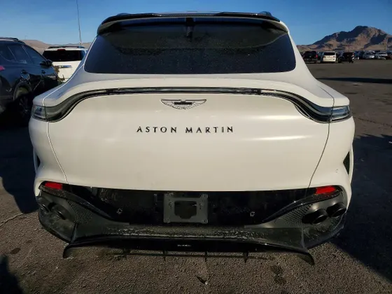 2024 Aston Martin DBX 707
