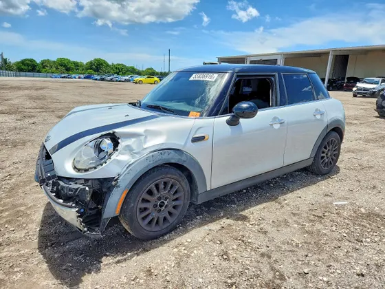 2017 MINI Hardtop 4 Door Cooper