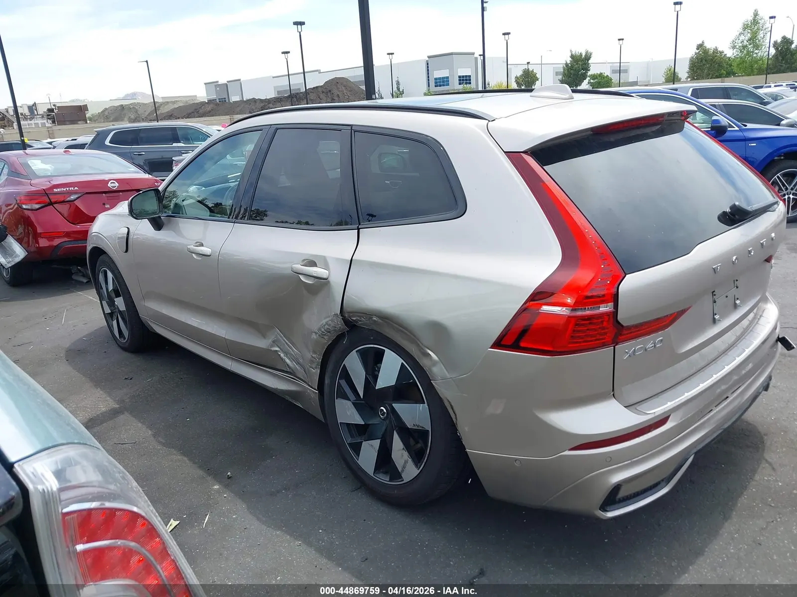 2025 Volvo XC60 Plug-In Hybrid Plus
