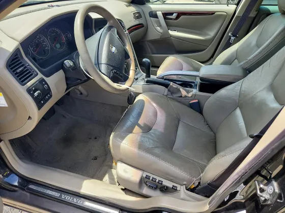 2004 Volvo V70 XC70