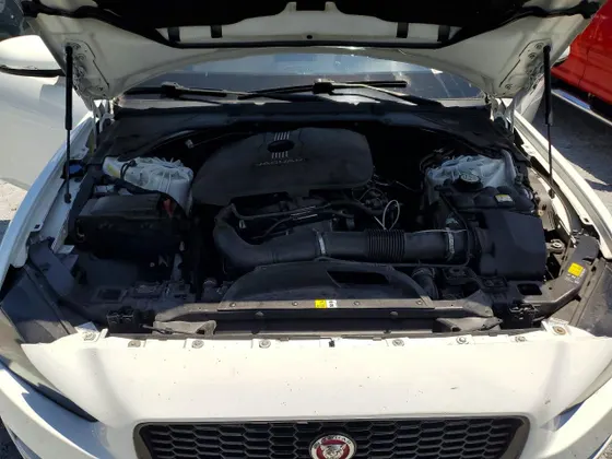2017 Jaguar XE 25t Premium