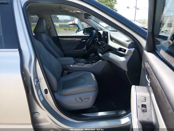 2020 Toyota Highlander Platinum