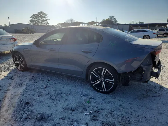 2022 Volvo S60 Recharge Plug-In Hybrid R-Design Expression